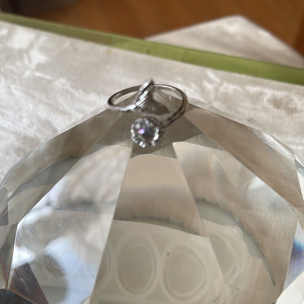 Silvertone gem ring - Picture 2 of 5